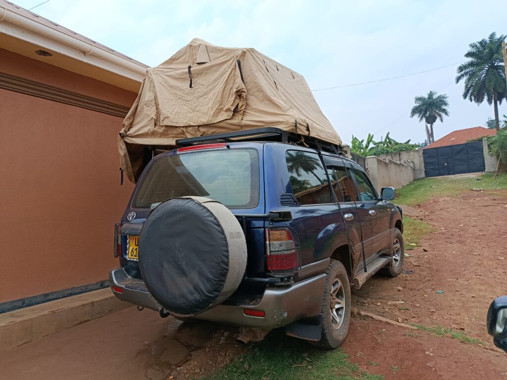 cheap 4x4 car rental Uganda with rooftop tent