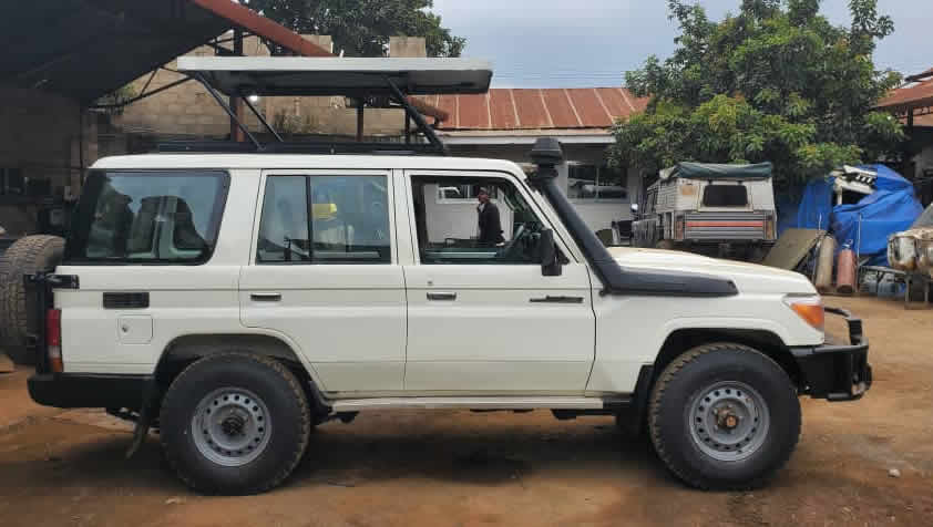 Cheap 4x4 Car Rental Uganda - Land Cruiser Hardtop