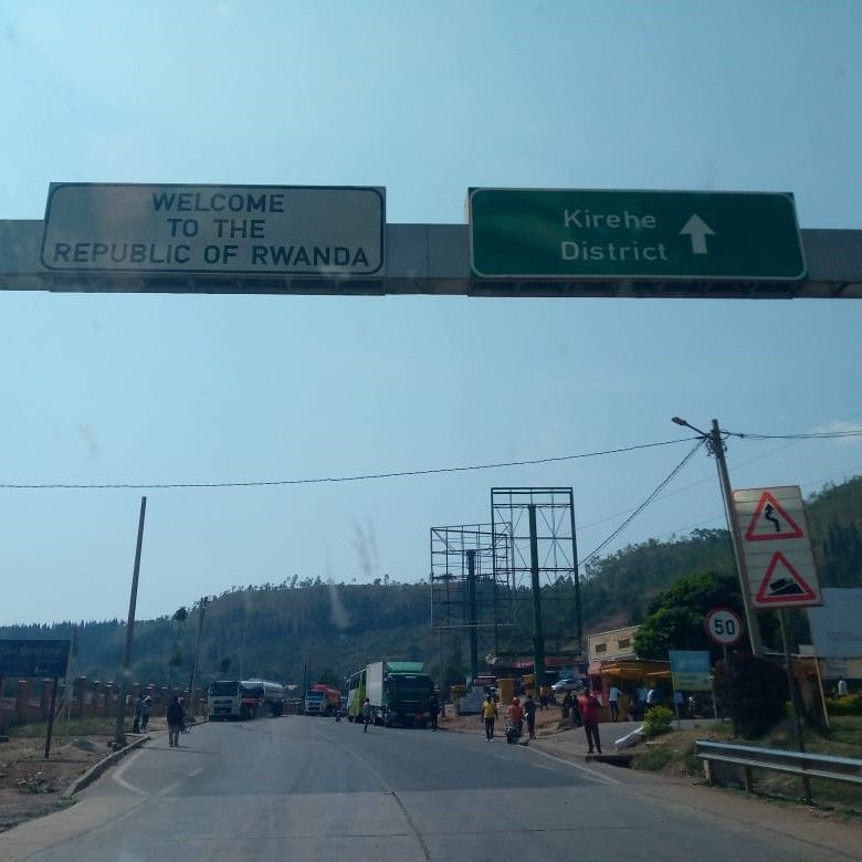 cheap 4x4 car rental Uganda - cross border car hire from Uganda